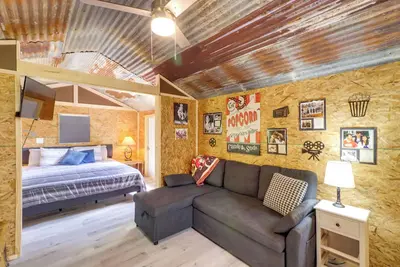 Image de Higden Studio w/ Private Deck < 1 Mi to Lake!