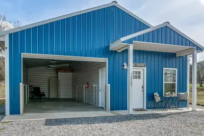 Image de Lake House with 32' Boat Garage, No-Stairs Entrance, Wi-Fi
