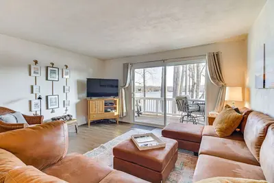 Image de Lakefront Moneta Home w/ Community Dock!