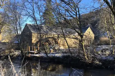 Secluded riverside retreat in the Berwyn mountains close to Snowdonia