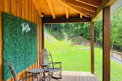 Image de Luxury cabin on private drive, waterfront access