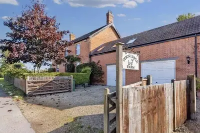 Near Glastonbury Festival farm stay cottage sleeps 5