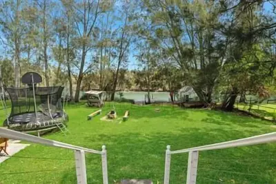 Image de Blue Haven Gypsy Paradise - Cottage plus caravans