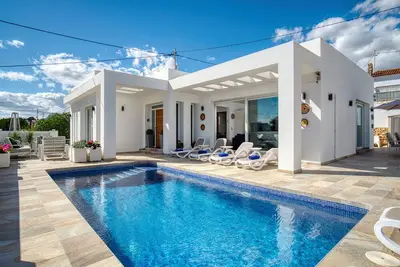 Image de Maison de vacances 'Marina Luah' avec piscine privée, Wi-Fi et climatisation