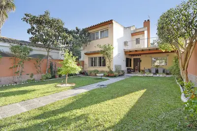 Villa 'Valdelagrana' avec piscine partagée, Wi-Fi et climatisation
