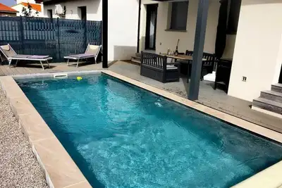 Image de Villa Rascola Piscine 4 Étoiles avec piscine privée, Wi-Fi et climatisation