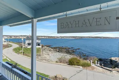 Family Retreat with Ocean Views York Beach