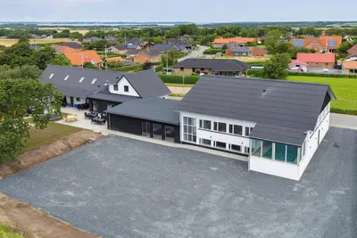 Image de Belle maison à Spøttrup avec sauna