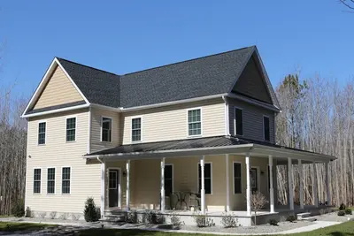 Image de New House. Historic Milton De. Dogfish Head Brewery and Beaches.