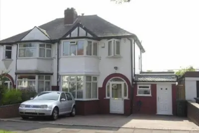 Image de 5-Bed House with separate living room
