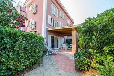 Image de Appartement de deux chambres avec la terrasse Baska, Krk (A-22407-a)