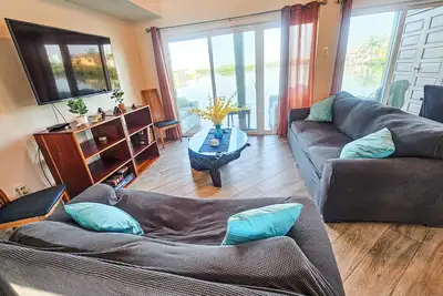 Image de Caribbean condo with ocean view, on-site pool, & private balcony