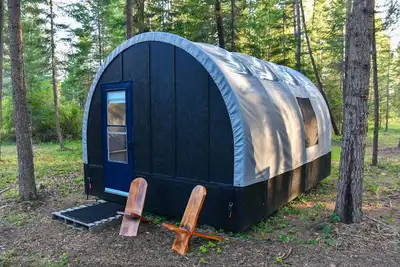 Image de A Gem Off The Grid- Sapphire