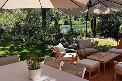 Image de Villa 3 chambres - Les Restanques St Tropez- Jardin au sud vue Lac - Wifi - Clim