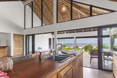 Image de Évasion Côtière : Villa spacieuse de 3 chambres à Moorea