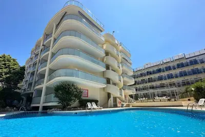 Image de Studio à Salou avec terrasse, à 50m de la plage, piscine, wifi et parking inclus