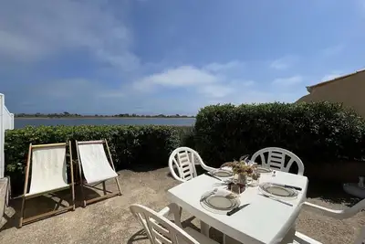 Image de Studio mezzanine avec terrasse, 4 couchages, proximité commerces et plage, parking privé