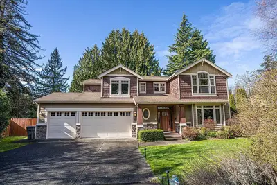 Image de Kirkland's Expansive Custom Built Home Near Juanita