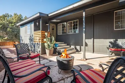 Image de Beautifully Remodeled Home in the Heart of Sedona! Adorable 3 Bedroom Home wtih