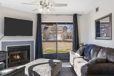 Image de 2-bedroom, 2-bathroom in the heart of Branson, Mo. Walk-in Unit. \n\n\n\n\n