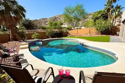 Image de Updated & Spacious, Heated Pool, 5br, 4 King Beds, Mt Views, Game Rm, Putting Gr