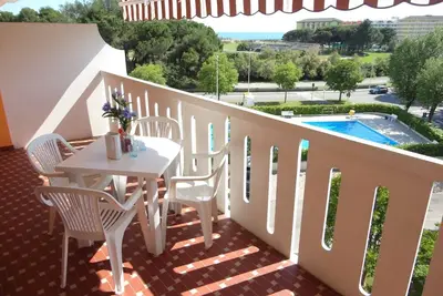 Image de Appartement chaleureux avec piscine partagée