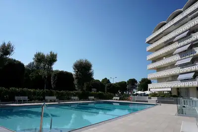 Image de Appartement confortable avec piscine