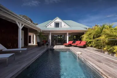 Charming Villa in a Quiet Residential Area