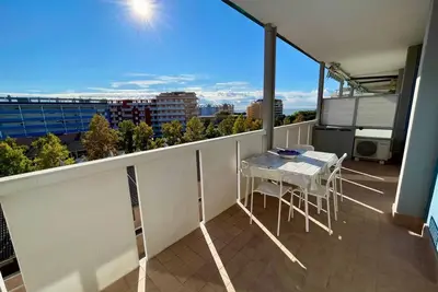 Image de Appartement avec vue partielle sur la mer