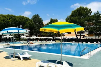 Image de Bel appartement avec piscine-Beahost