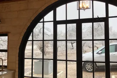 Image de Italian 1br Villa settled in Wine Country Fredericksburg