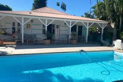 Image de Villa centre Guadeloupe 4 chambres 8 personnes piscine jacuzzi