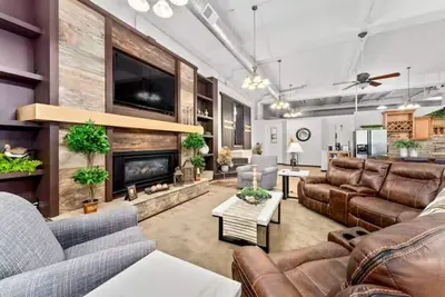 Image de Overnight Event Venue & Loft in downtown Mitchell