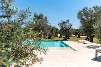 Image de Superbe villa entourée d'oliviers - Beahost