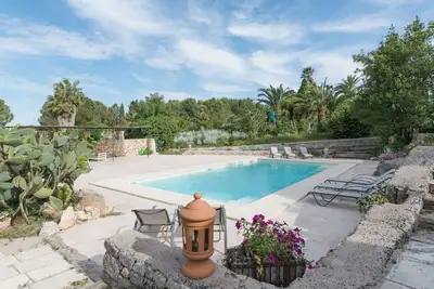 Image de Ferme élégante avec piscine - Beahost