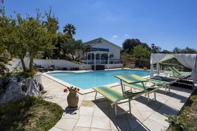 Image de Confort côtier avec des vues imprenables - Beahost