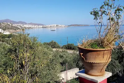 Allas, Guest Art - Sea view apartment with breathtaking view of the blue sea.