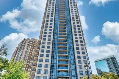 Image de Executive 2 Bedroom 2 Bath Condo Square One