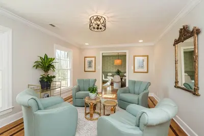 Image de Tobacco Road Retreat Minutes to Football Stadiums