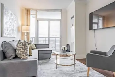 Image de Spacious 2 Bedroom 2 Bath Condo\/ Square One