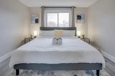 Image de Riverside 5 Bdrm Home - King Bed - 2 Kitchens