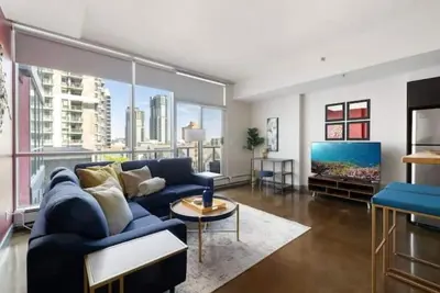 Image de Gorgeous Downtown High-rise – Garage Parking