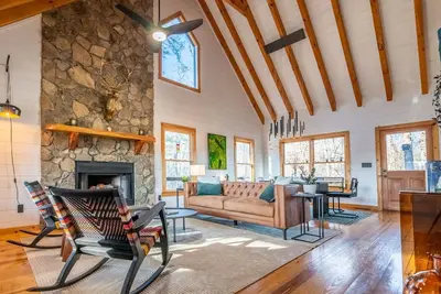 Image de Cabin at Tall Timber