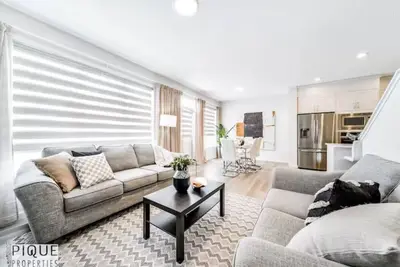 Image de Modern Bright - New Home - Fireplace - Netflix - Sleeps 10\n