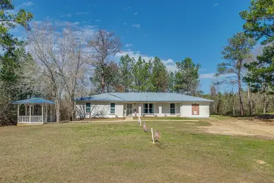 Image de 9 Mi to Water Park: Silver Creek Gem w/ Fireplace!