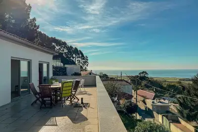 Image de The Ocean View Villa - Cheerful House W/ Garage