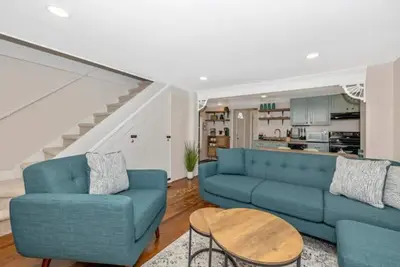 Image de Unique Little Charmer in Downtown Frederick\n\n