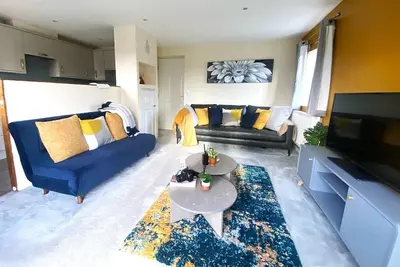 Image de Cosy 2 Bedroom Apartment in Stevenage Sg1 Hertfordshire Free Parking Sleeps 5