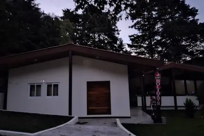 Image de Casa de campo en el Volcán de San Salvador.