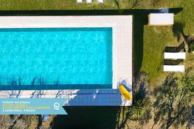 Image de Viva3 - Numana, large three-room apartment in villa with swimming pool